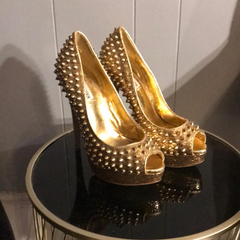 Steve Madden Gold Studded Heels 9.5